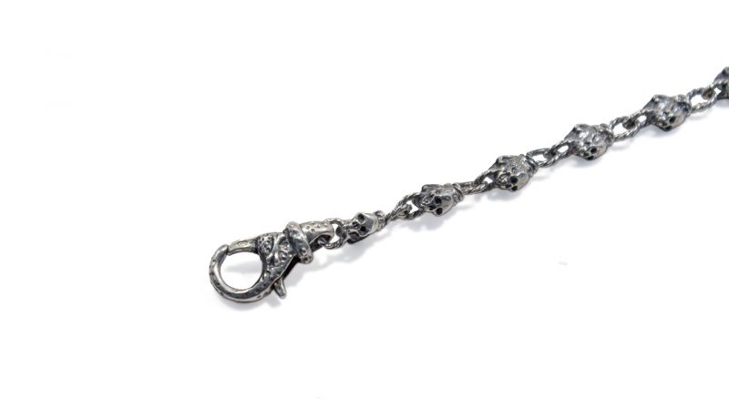 Soft Knot with Skulls